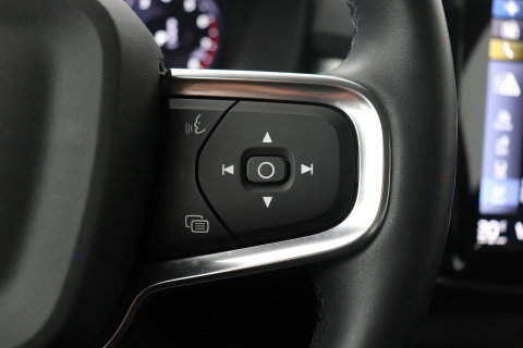 Volvo XC40 T3 Momentum Business | Automaat | ACC | Camera | Apple Carplay | 18 Inch