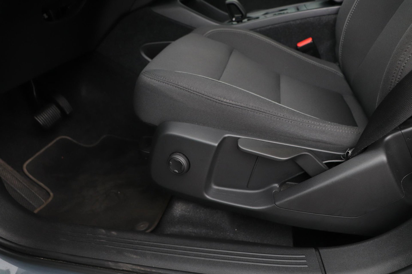 Volvo XC40 T3 Momentum Business | Automaat | ACC | Camera | Apple Carplay | 18 Inch