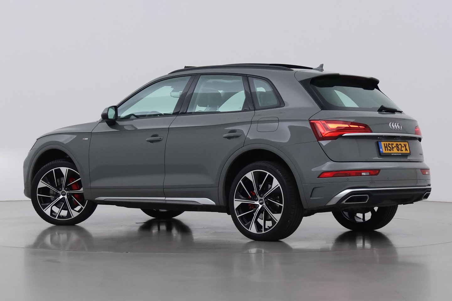 Audi Q5 50 TFSI e S edition | ACC | Panoramadak | Trekhaak | Stoel+Stuurverwarming | Memory | Camera | 20 Inch