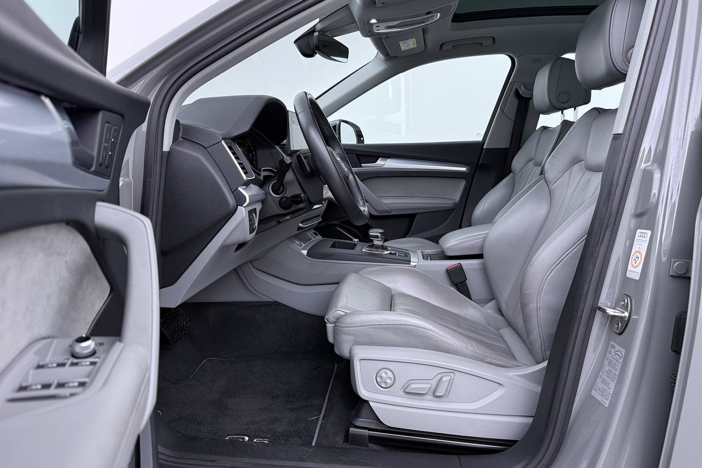 Audi Q5 50 TFSI e S edition | ACC | Panoramadak | Trekhaak | Stoel+Stuurverwarming | Memory | Camera | 20 Inch