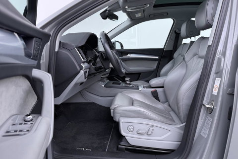 Audi Q5 50 TFSI e S edition | ACC | Panoramadak | Trekhaak | Stoel+Stuurverwarming | Memory | Camera | 20 Inch