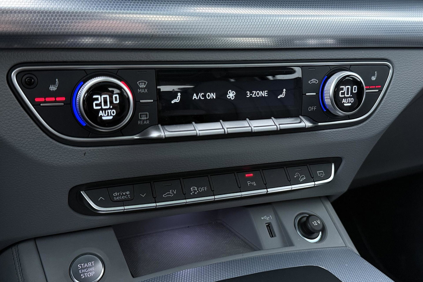 Audi Q5 50 TFSI e S edition | ACC | Panoramadak | Trekhaak | Stoel+Stuurverwarming | Memory | Camera | 20 Inch
