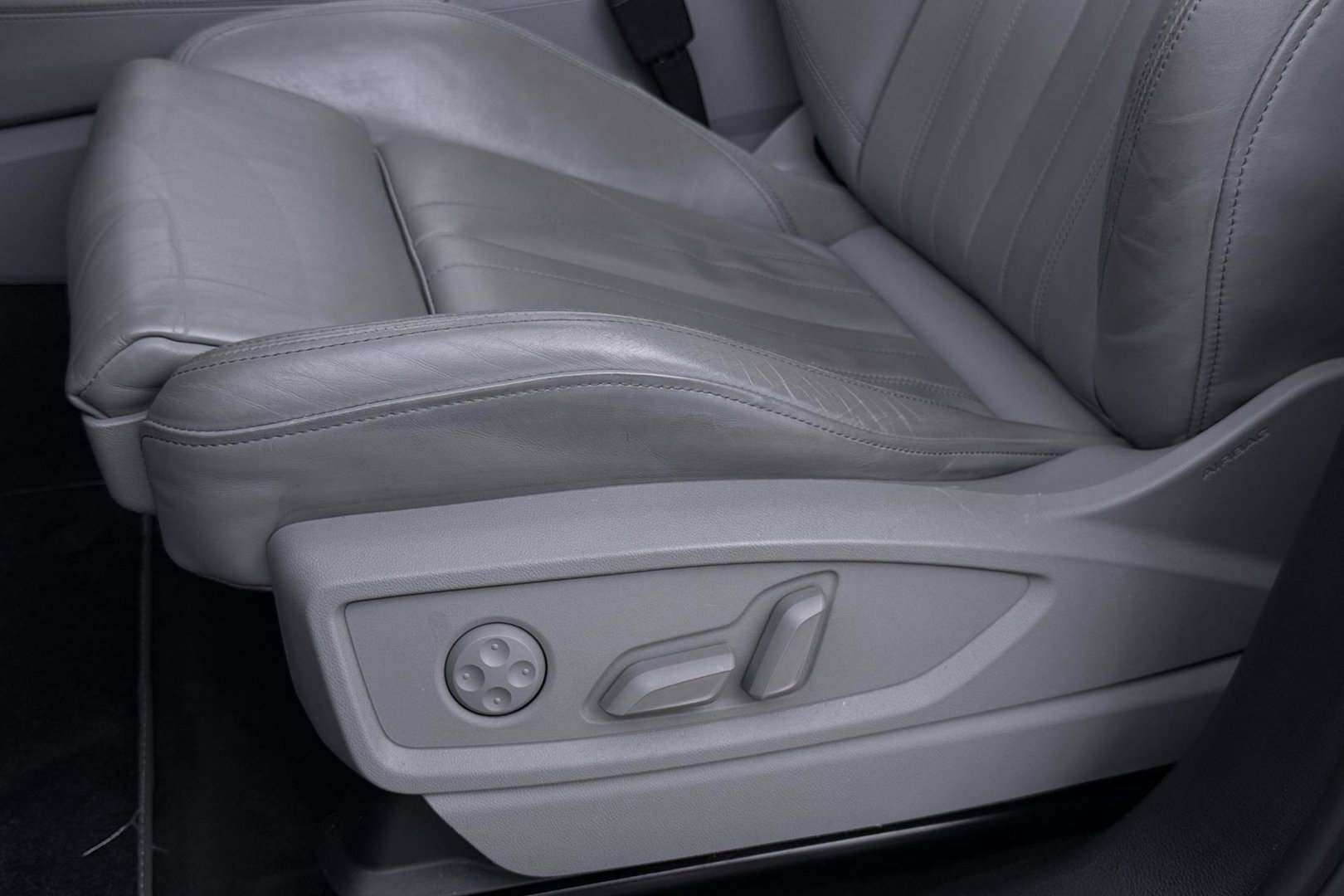 Audi Q5 50 TFSI e S edition | ACC | Panoramadak | Trekhaak | Stoel+Stuurverwarming | Memory | Camera | 20 Inch