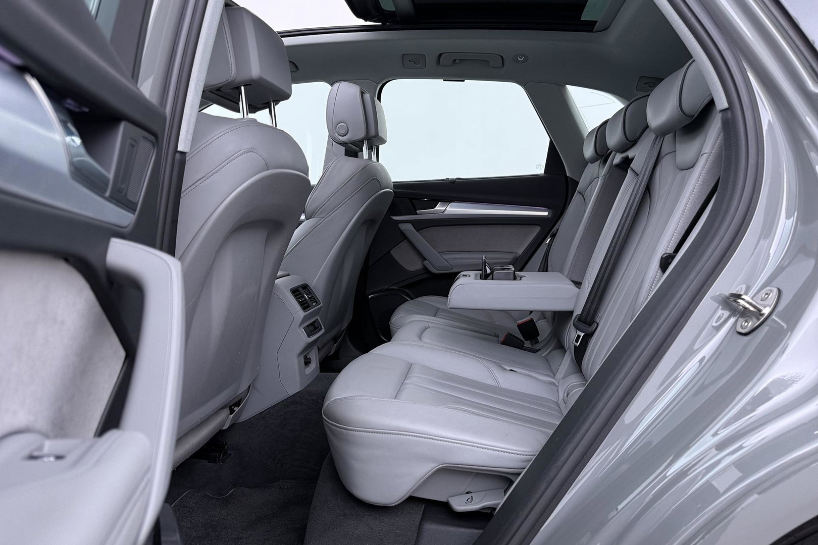 Audi Q5 50 TFSI e S edition | ACC | Panoramadak | Trekhaak | Stoel+Stuurverwarming | Memory | Camera | 20 Inch