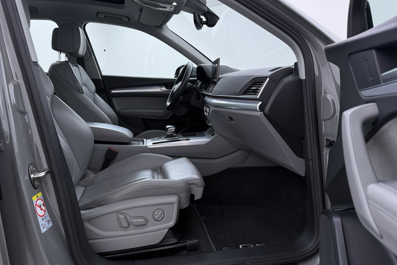 Audi Q5 50 TFSI e S edition | ACC | Panoramadak | Trekhaak | Stoel+Stuurverwarming | Memory | Camera | 20 Inch