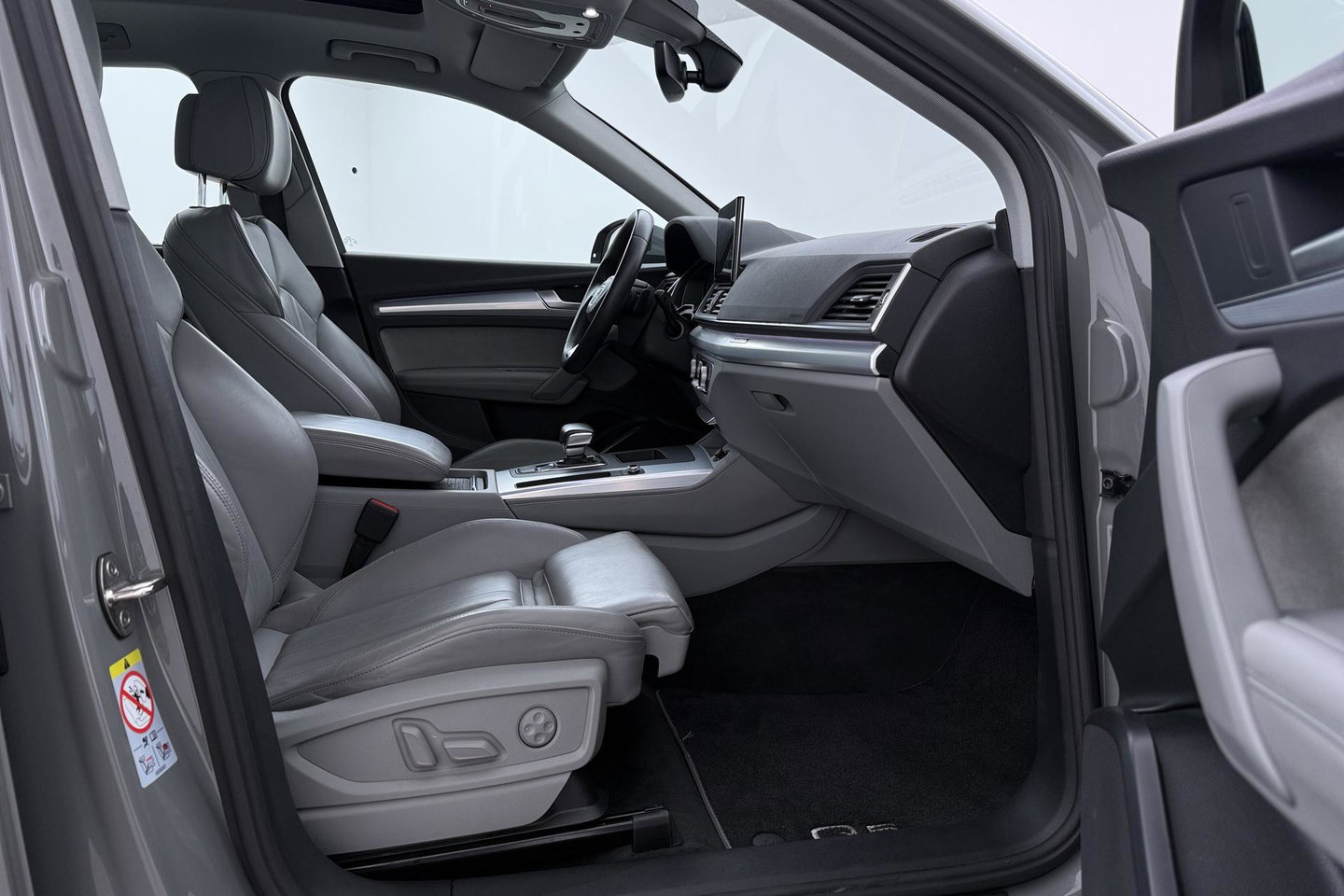 Audi Q5 50 TFSI e S edition | ACC | Panoramadak | Trekhaak | Stoel+Stuurverwarming | Memory | Camera | 20 Inch