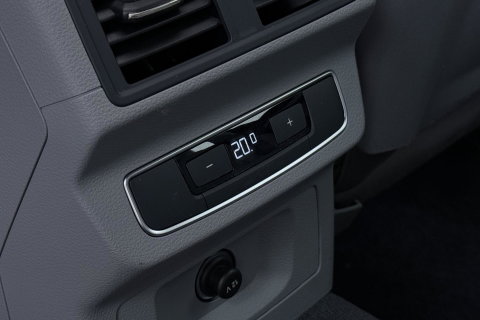 Audi Q5 50 TFSI e S edition | ACC | Panoramadak | Trekhaak | Stoel+Stuurverwarming | Memory | Camera | 20 Inch