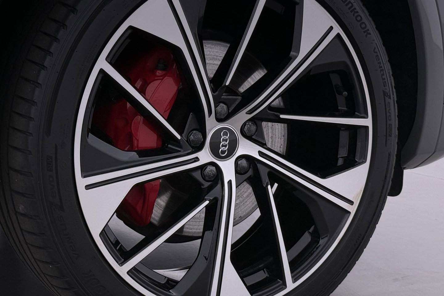 Audi Q5 50 TFSI e S edition | ACC | Panoramadak | Trekhaak | Stoel+Stuurverwarming | Memory | Camera | 20 Inch