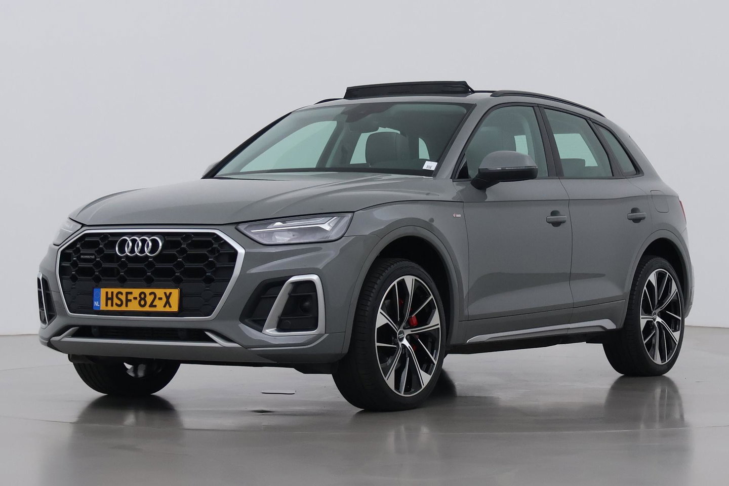Audi Q5 50 TFSI e S edition | ACC | Panoramadak | Trekhaak | Stoel+Stuurverwarming | Memory | Camera | 20 Inch