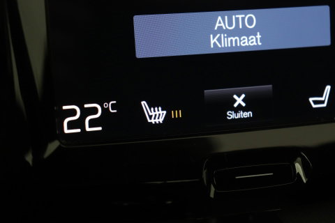 Volvo XC60 T4 R-Design | Camera | BLIS | Elektrische Achterklep | Memory Seats | Apple CarPlay | Verwarmde Voorruit | 19 Inch