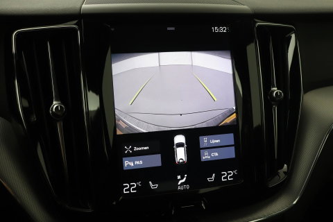 Volvo XC60 T4 R-Design | Camera | BLIS | Elektrische Achterklep | Memory Seats | Apple CarPlay | Verwarmde Voorruit | 19 Inch