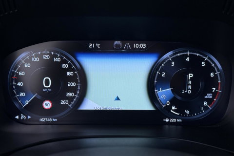 Volvo XC60 T4 R-Design | Camera | BLIS | Elektrische Achterklep | Memory Seats | Apple CarPlay | Verwarmde Voorruit | 19 Inch