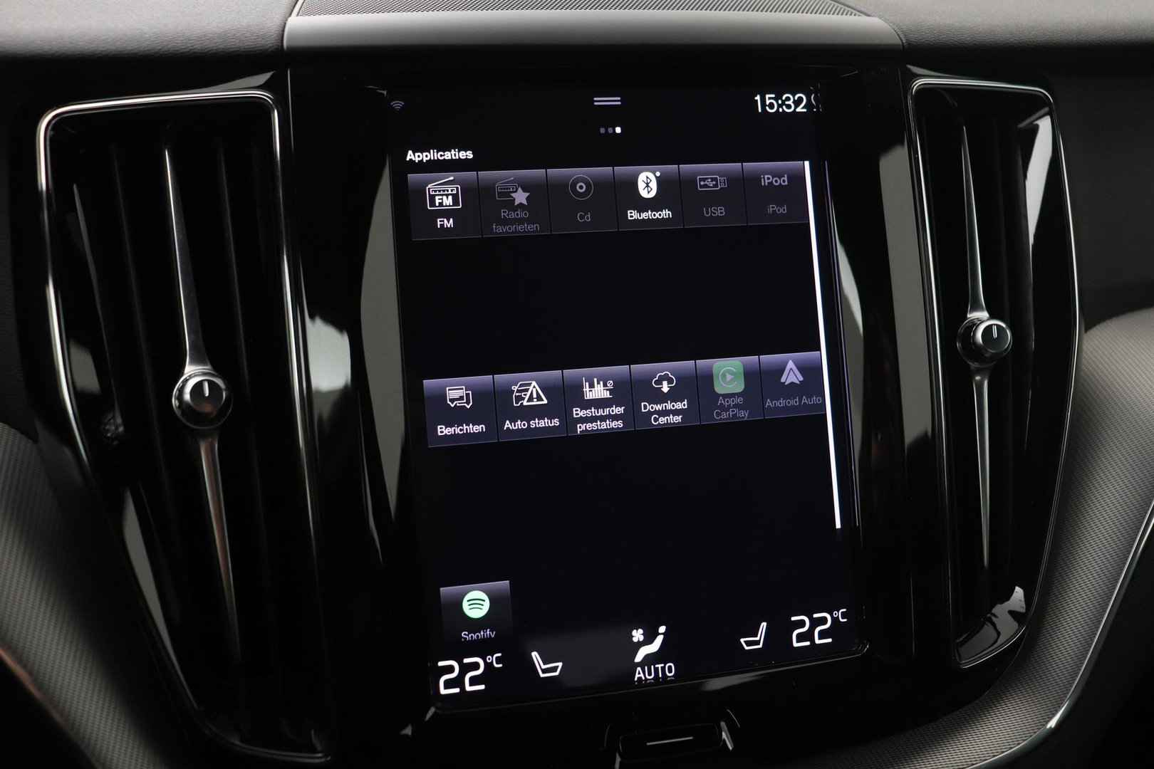 Volvo XC60 T4 R-Design | Camera | BLIS | Elektrische Achterklep | Memory Seats | Apple CarPlay | Verwarmde Voorruit | 19 Inch