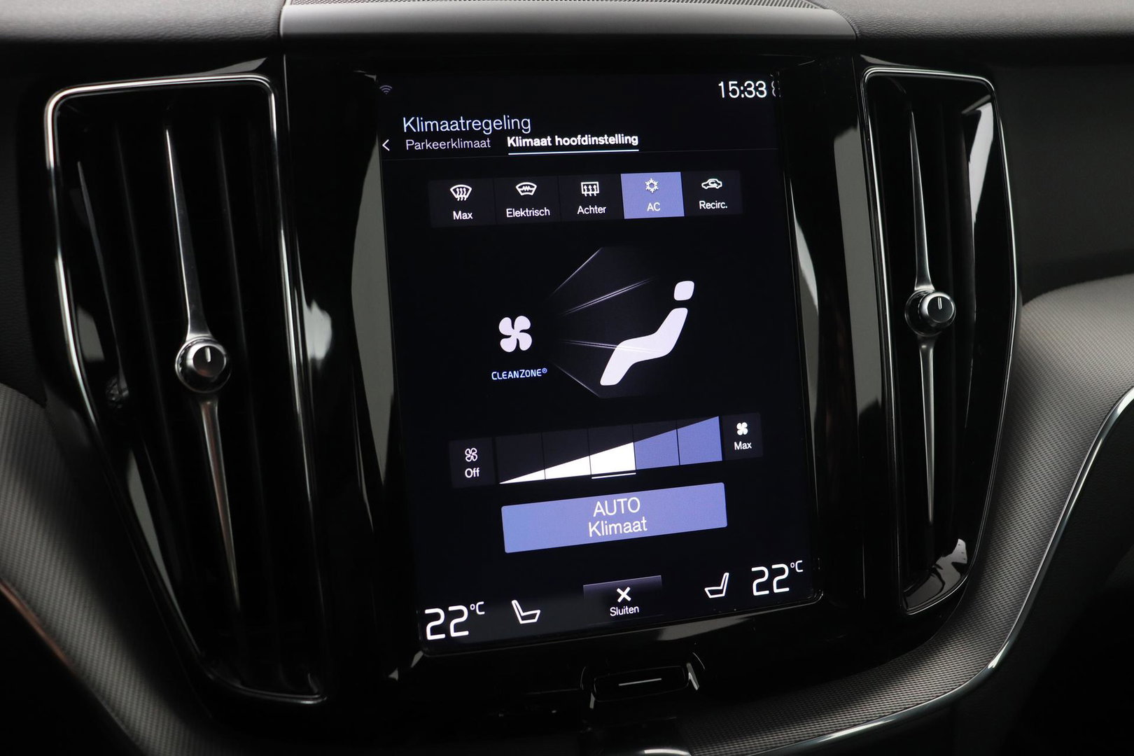 Volvo XC60 T4 R-Design | Camera | BLIS | Elektrische Achterklep | Memory Seats | Apple CarPlay | Verwarmde Voorruit | 19 Inch