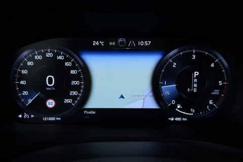 Volvo V60 Cross Country 2.0 D4 AWD Pro | Trekhaak | Panoramadak | Camera | Polestar Optimalisatie | Memory | Stoelverwarming | 19 inch