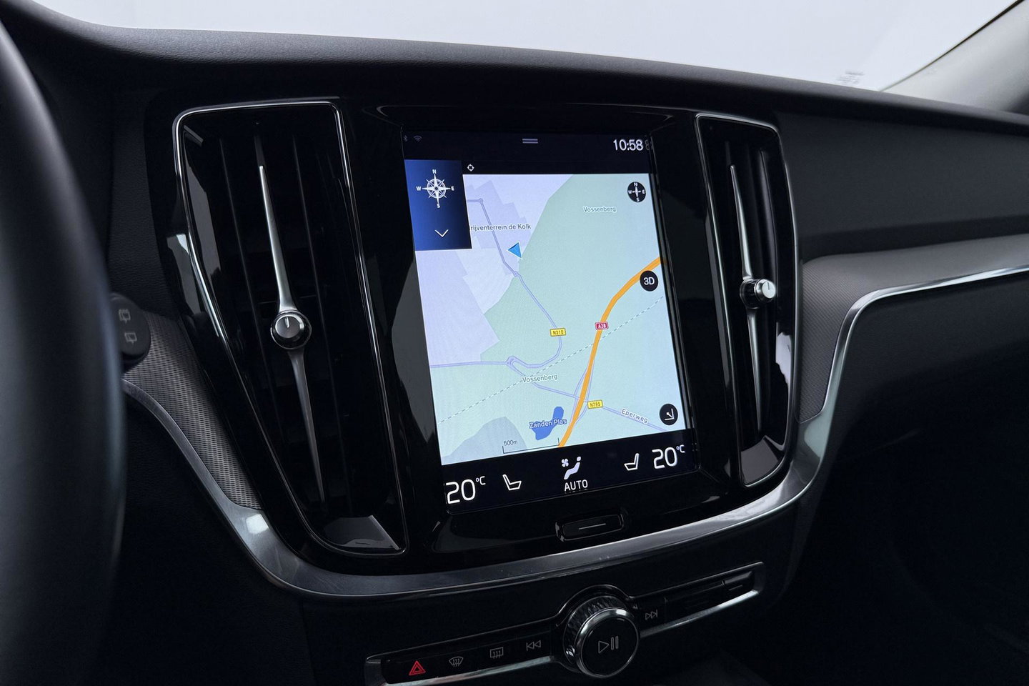 Volvo V60 Cross Country 2.0 D4 AWD Pro | Trekhaak | Panoramadak | Camera | Polestar Optimalisatie | Memory | Stoelverwarming | 19 inch