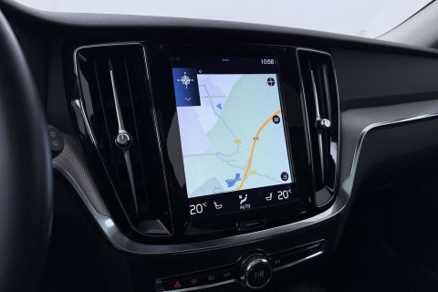 Volvo V60 Cross Country 2.0 D4 AWD Pro | Trekhaak | Panoramadak | Camera | Polestar Optimalisatie | Memory | Stoelverwarming | 19 inch
