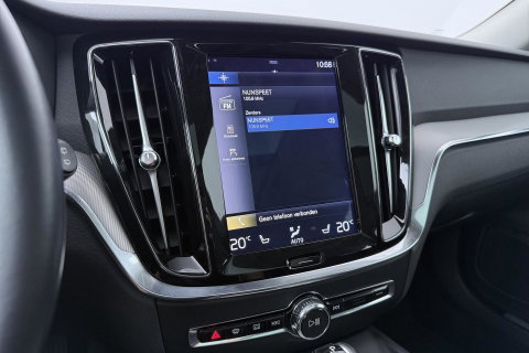 Volvo V60 Cross Country 2.0 D4 AWD Pro | Trekhaak | Panoramadak | Camera | Polestar Optimalisatie | Memory | Stoelverwarming | 19 inch