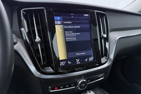 Volvo V60 Cross Country 2.0 D4 AWD Pro | Trekhaak | Panoramadak | Camera | Polestar Optimalisatie | Memory | Stoelverwarming | 19 inch