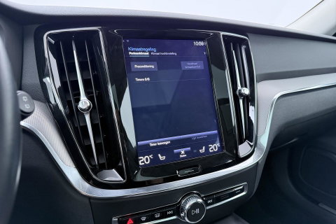 Volvo V60 Cross Country 2.0 D4 AWD Pro | Trekhaak | Panoramadak | Camera | Polestar Optimalisatie | Memory | Stoelverwarming | 19 inch