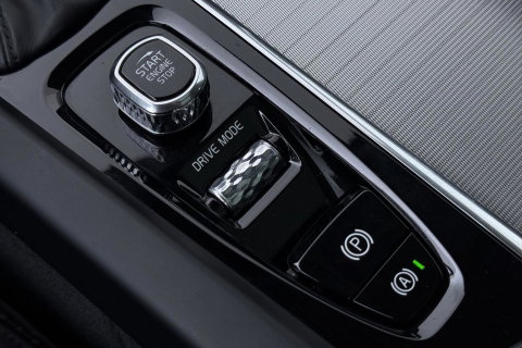 Volvo V60 Cross Country 2.0 D4 AWD Pro | Trekhaak | Panoramadak | Camera | Polestar Optimalisatie | Memory | Stoelverwarming | 19 inch