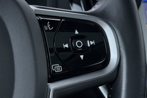 Volvo V60 Cross Country 2.0 D4 AWD Pro | Trekhaak | Panoramadak | Camera | Polestar Optimalisatie | Memory | Stoelverwarming | 19 inch