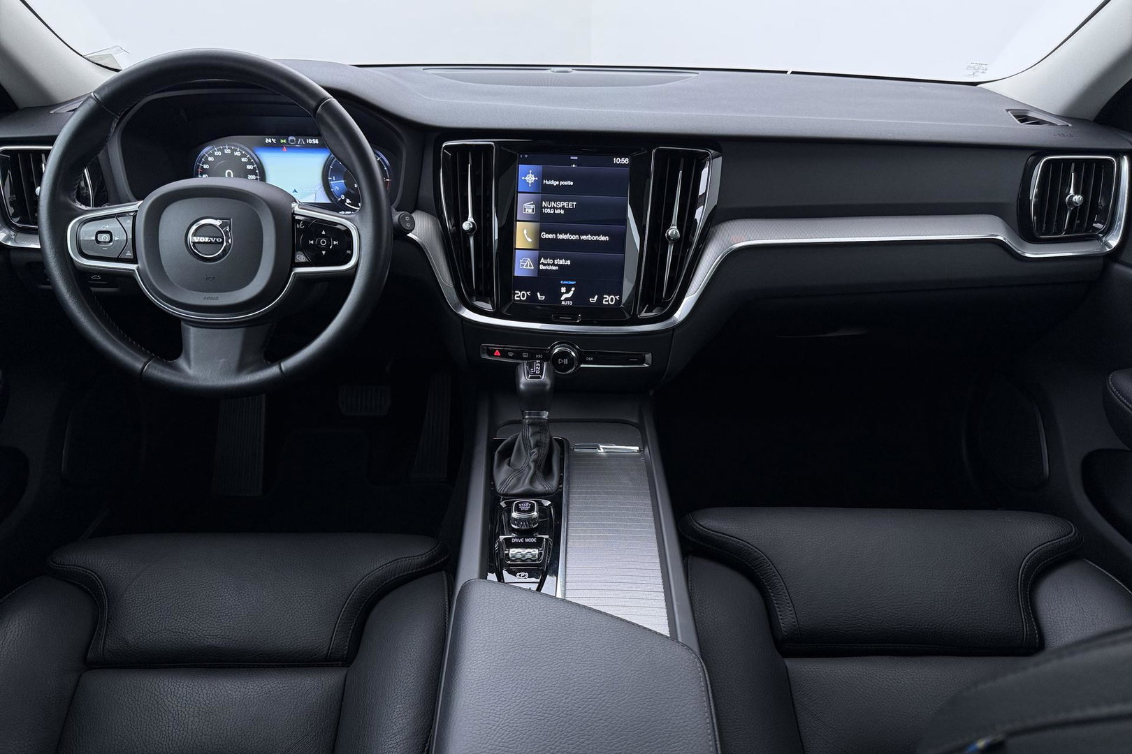 Volvo V60 Cross Country 2.0 D4 AWD Pro | Trekhaak | Panoramadak | Camera | Polestar Optimalisatie | Memory | Stoelverwarming | 19 inch