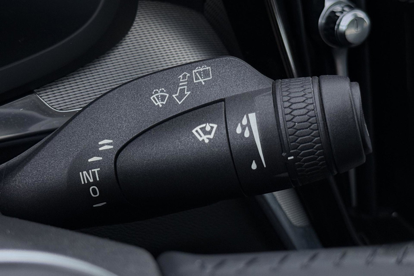 Volvo V60 Cross Country 2.0 D4 AWD Pro | Trekhaak | Panoramadak | Camera | Polestar Optimalisatie | Memory | Stoelverwarming | 19 inch