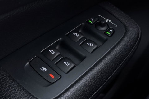 Volvo V60 Cross Country 2.0 D4 AWD Pro | Trekhaak | Panoramadak | Camera | Polestar Optimalisatie | Memory | Stoelverwarming | 19 inch