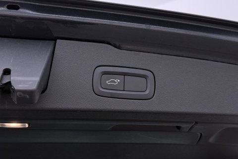 Volvo V60 Cross Country 2.0 D4 AWD Pro | Trekhaak | Panoramadak | Camera | Polestar Optimalisatie | Memory | Stoelverwarming | 19 inch