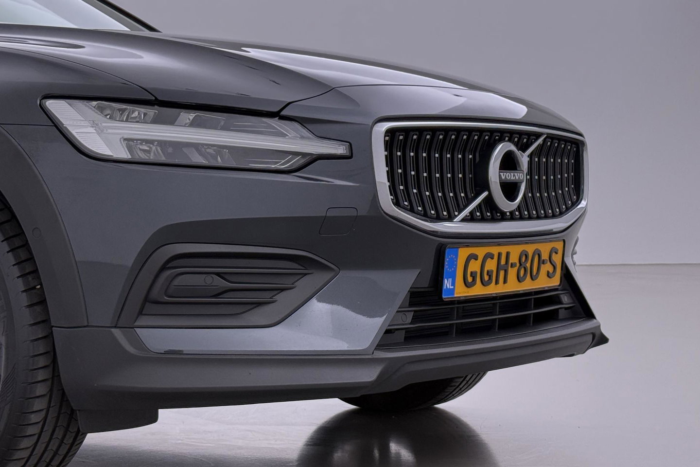 Volvo V60 Cross Country 2.0 D4 AWD Pro | Trekhaak | Panoramadak | Camera | Polestar Optimalisatie | Memory | Stoelverwarming | 19 inch