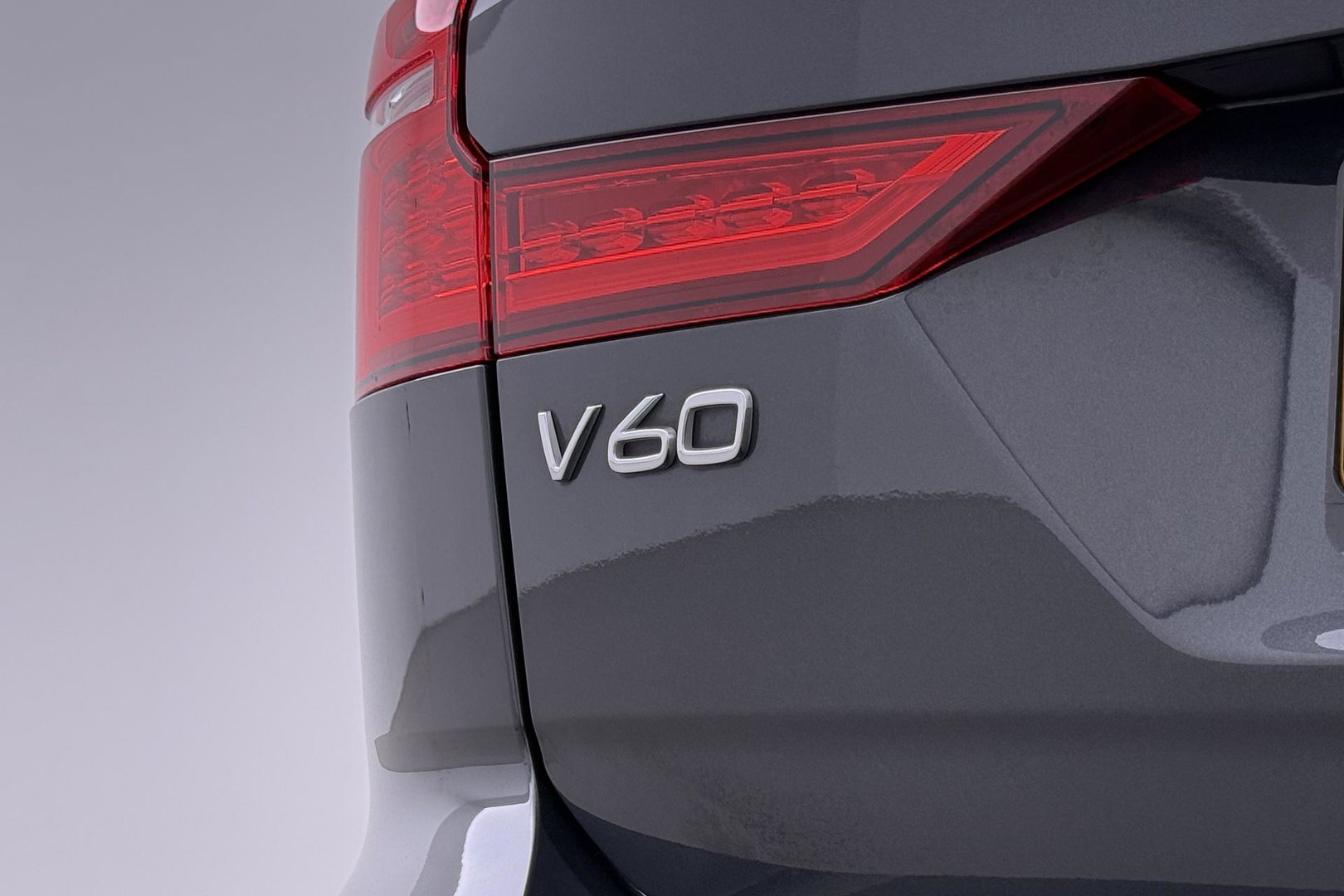 Volvo V60 Cross Country 2.0 D4 AWD Pro | Trekhaak | Panoramadak | Camera | Polestar Optimalisatie | Memory | Stoelverwarming | 19 inch