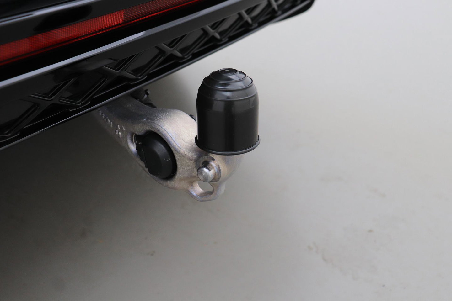 Volkswagen Touareg 3.0 TSi eHybrid 4MOTION R | FINAL EDITION | Luchtvering | Trekhaak | Panoramdak | Dynaudio | 360° Camera