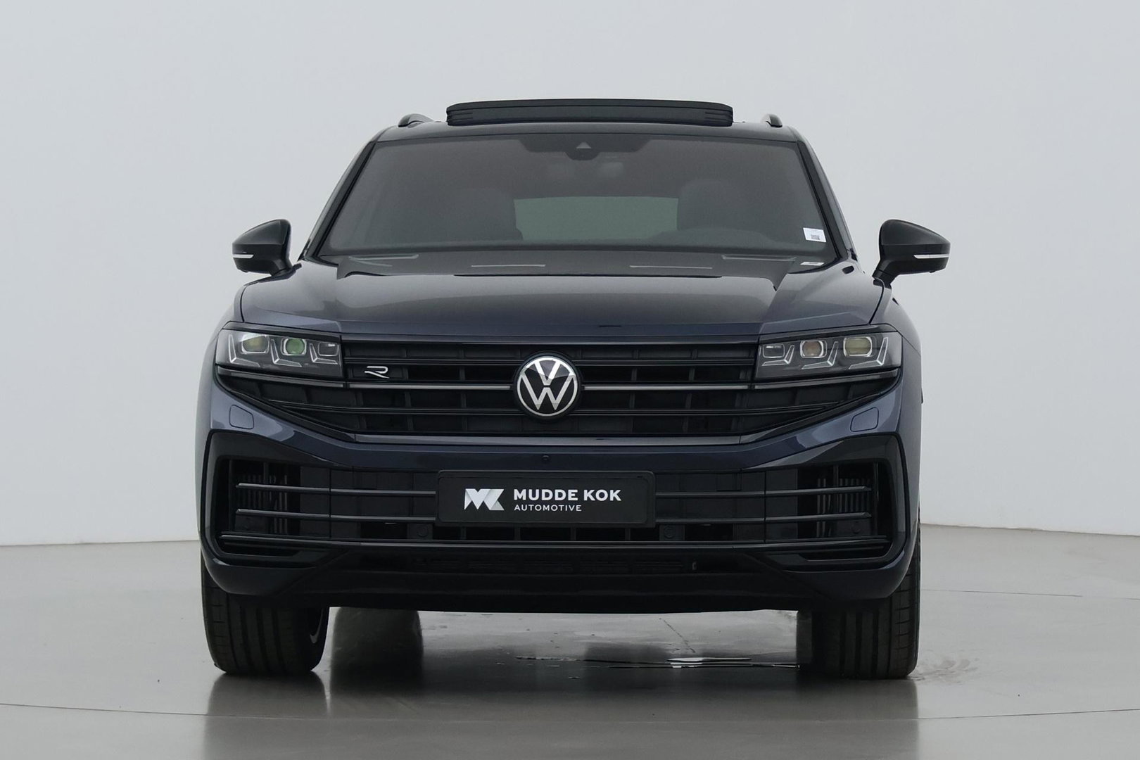 Volkswagen Touareg 3.0 TSi eHybrid 4MOTION R | FINAL EDITION | Luchtvering | Trekhaak | Panoramdak | Dynaudio | 360° Camera