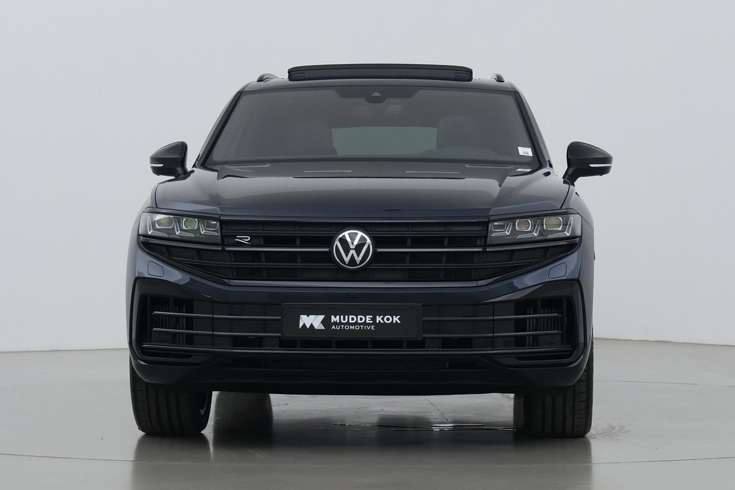 Volkswagen Touareg 3.0 TSi eHybrid 4MOTION R | FINAL EDITION | Luchtvering | Trekhaak | Panoramdak | Dynaudio | 360° Camera