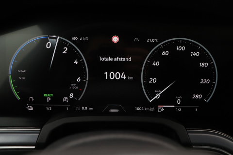 Volkswagen Touareg 3.0 TSi eHybrid 4MOTION R | FINAL EDITION | Luchtvering | Trekhaak | Panoramdak | Dynaudio | 360° Camera