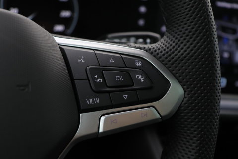 Volkswagen Touareg 3.0 TSi eHybrid 4MOTION R | FINAL EDITION | Luchtvering | Trekhaak | Panoramdak | Dynaudio | 360° Camera