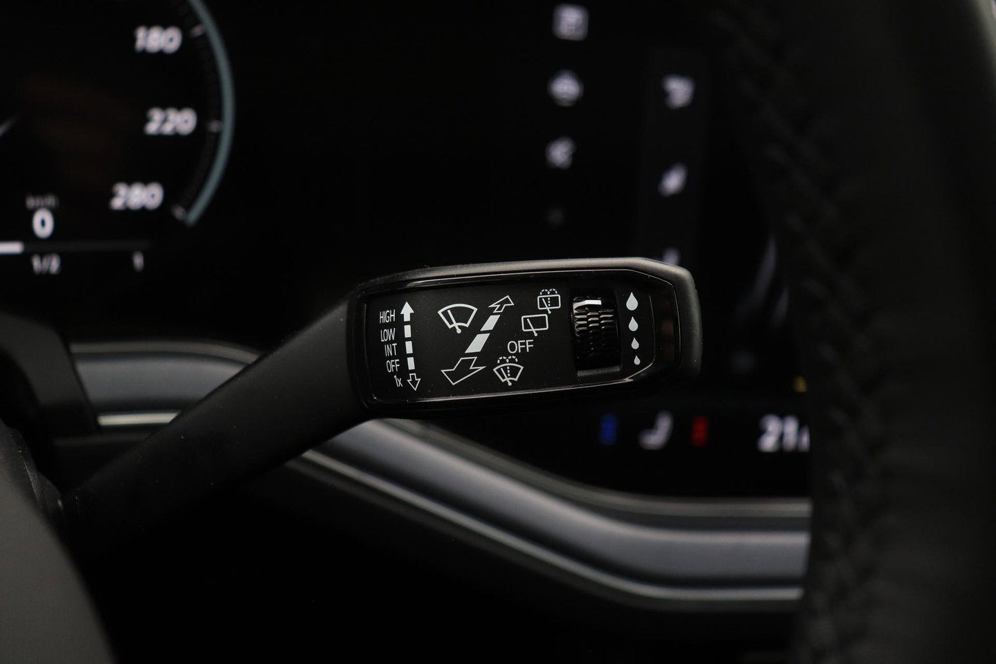 Volkswagen Touareg 3.0 TSi eHybrid 4MOTION R | FINAL EDITION | Luchtvering | Trekhaak | Panoramdak | Dynaudio | 360° Camera