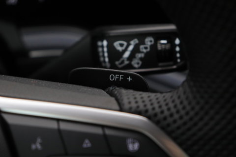Volkswagen Touareg 3.0 TSi eHybrid 4MOTION R | FINAL EDITION | Luchtvering | Trekhaak | Panoramdak | Dynaudio | 360° Camera