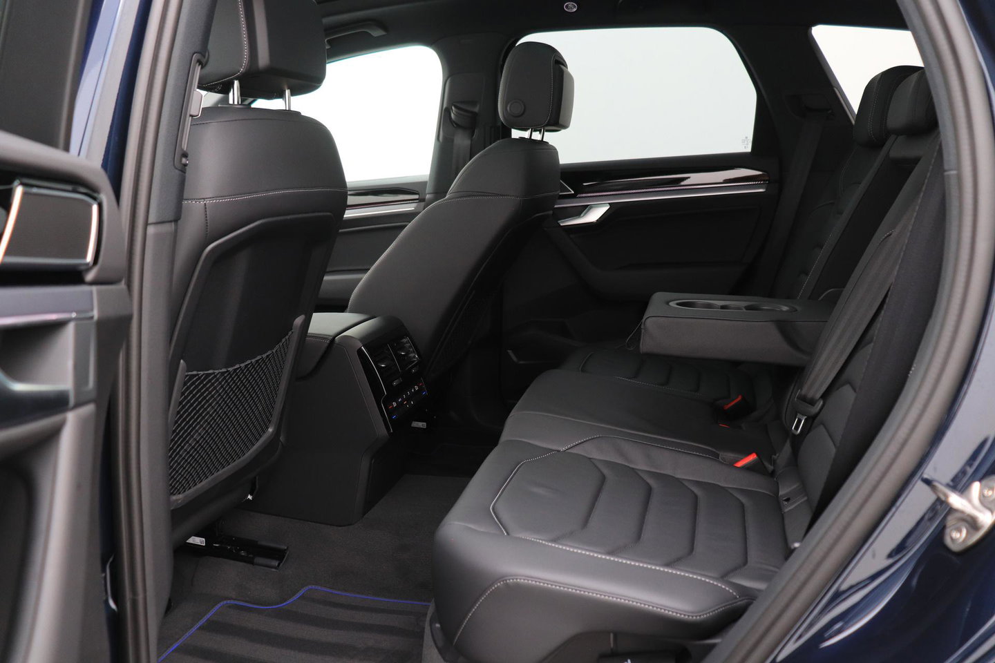 Volkswagen Touareg 3.0 TSi eHybrid 4MOTION R | FINAL EDITION | Luchtvering | Trekhaak | Panoramdak | Dynaudio | 360° Camera