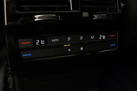 Volkswagen Touareg 3.0 TSi eHybrid 4MOTION R | FINAL EDITION | Luchtvering | Trekhaak | Panoramdak | Dynaudio | 360° Camera