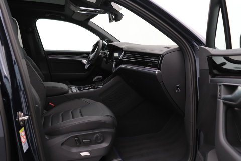 Volkswagen Touareg 3.0 TSi eHybrid 4MOTION R | FINAL EDITION | Luchtvering | Trekhaak | Panoramdak | Dynaudio | 360° Camera