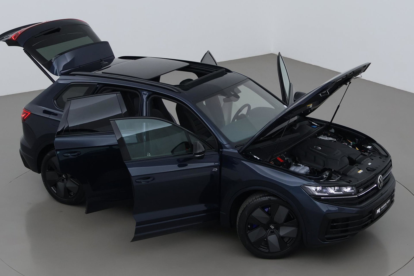 Volkswagen Touareg 3.0 TSi eHybrid 4MOTION R | FINAL EDITION | Luchtvering | Trekhaak | Panoramdak | Dynaudio | 360° Camera