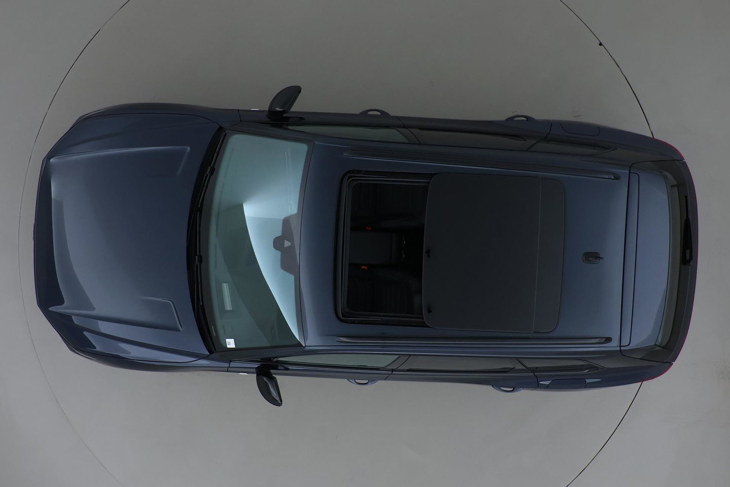 Volkswagen Touareg 3.0 TSi eHybrid 4MOTION R | FINAL EDITION | Luchtvering | Trekhaak | Panoramdak | Dynaudio | 360° Camera