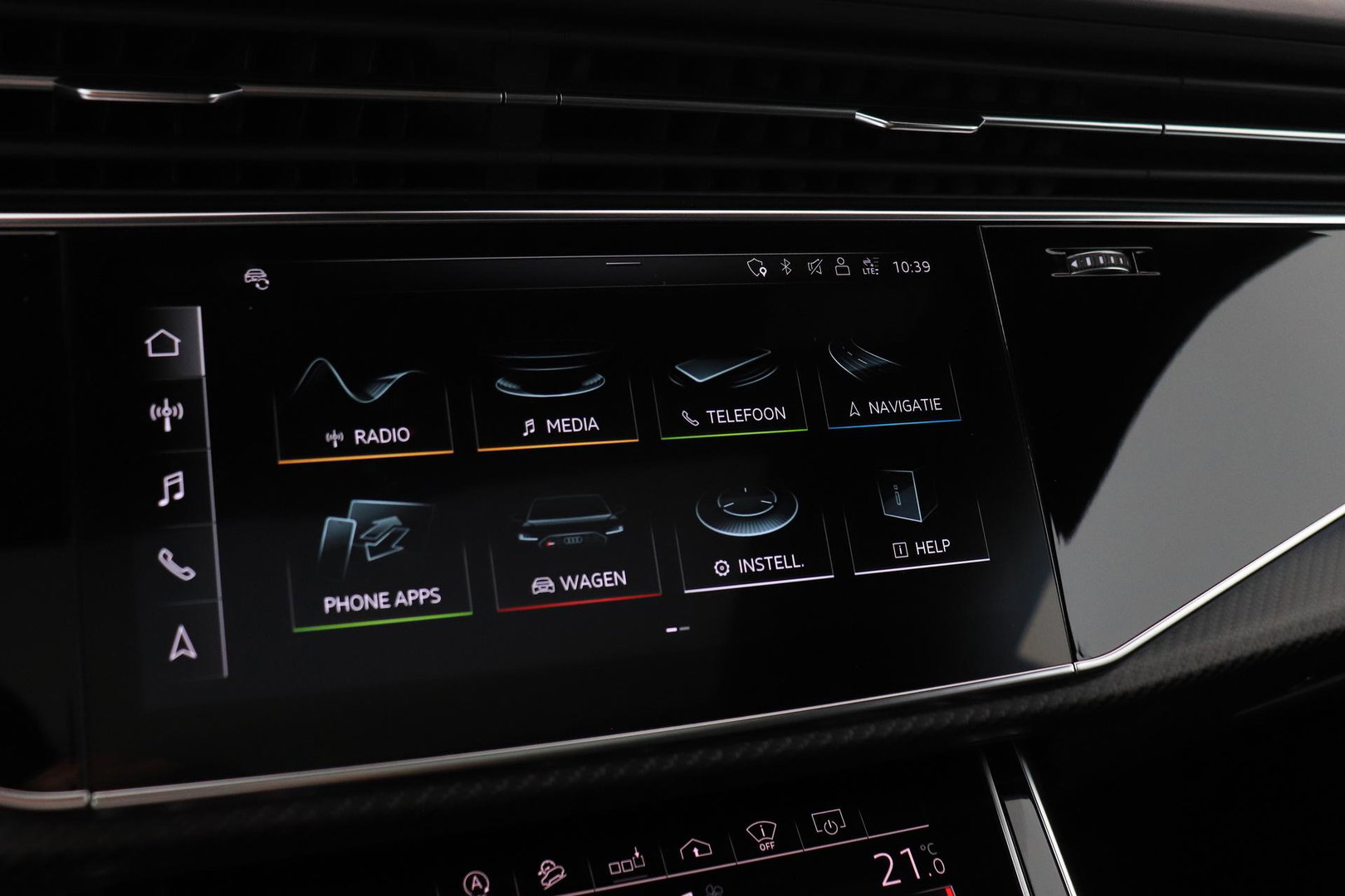 Audi RSQ8 4.0 TFSI Quattro | NL-Auto | RS Dynamicpakket Plus | Keramisch | Alcantara | Trekhaak | 23 Inch