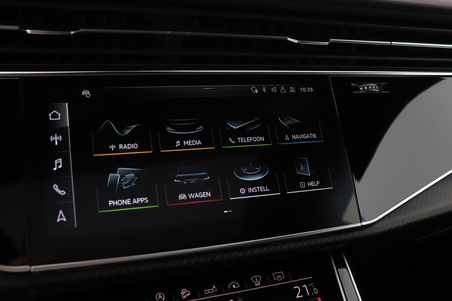 Audi RSQ8 4.0 TFSI Quattro | NL-Auto | RS Dynamicpakket Plus | Keramisch | Alcantara | Trekhaak | 23 Inch