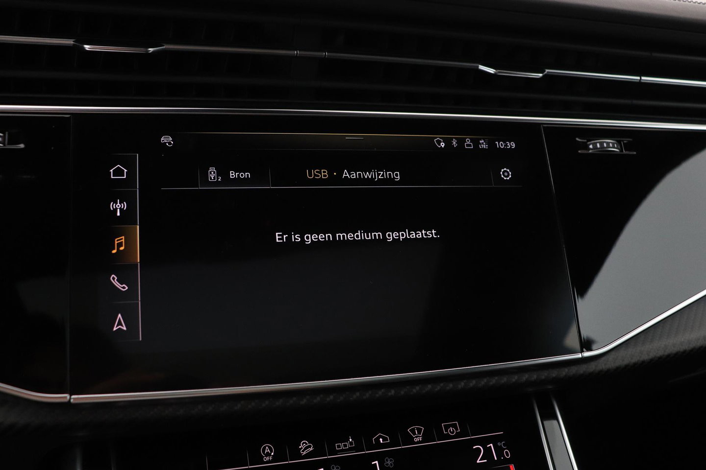 Audi RSQ8 4.0 TFSI Quattro | NL-Auto | RS Dynamicpakket Plus | Keramisch | Alcantara | Trekhaak | 23 Inch