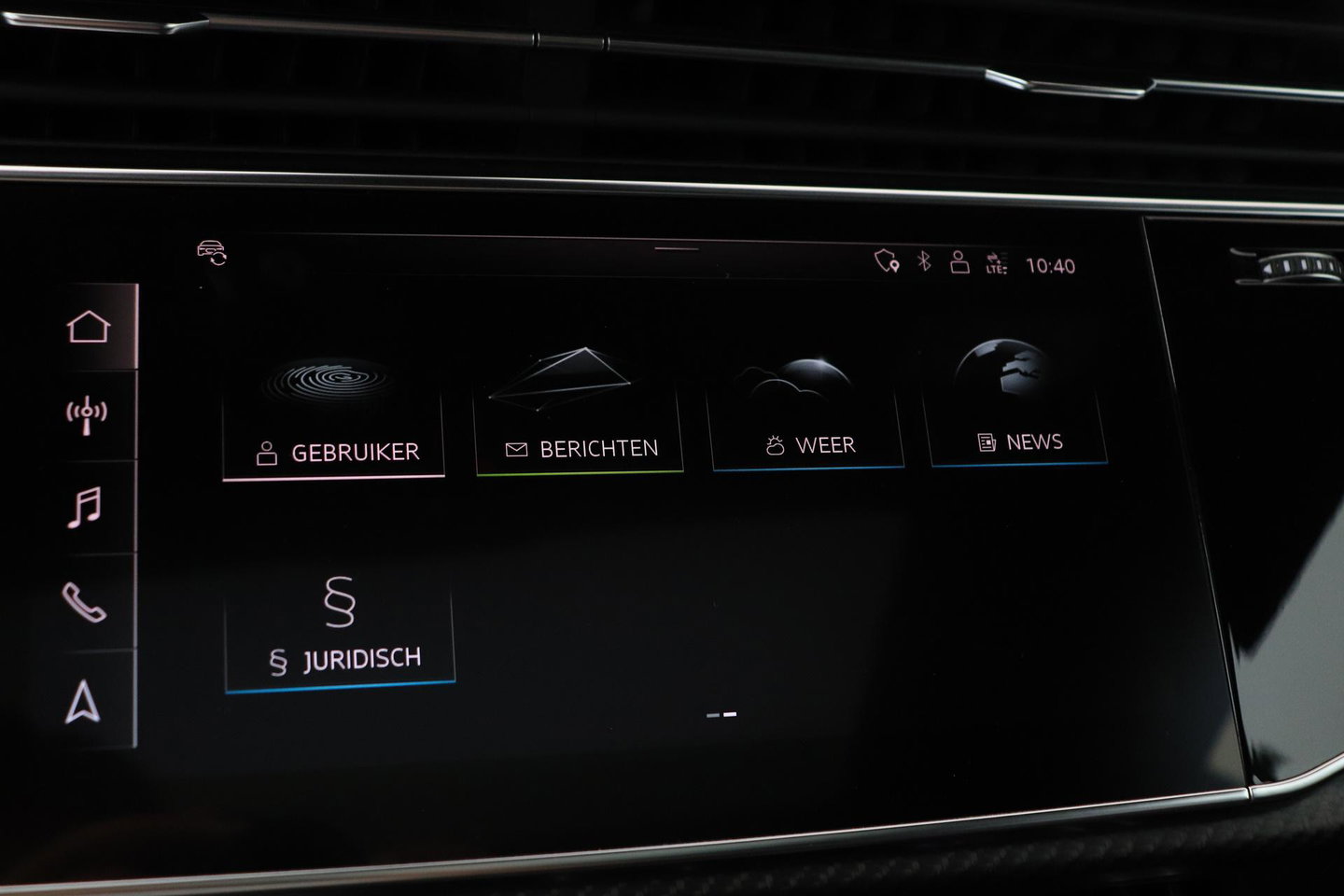 Audi RSQ8 4.0 TFSI Quattro | NL-Auto | RS Dynamicpakket Plus | Keramisch | Alcantara | Trekhaak | 23 Inch