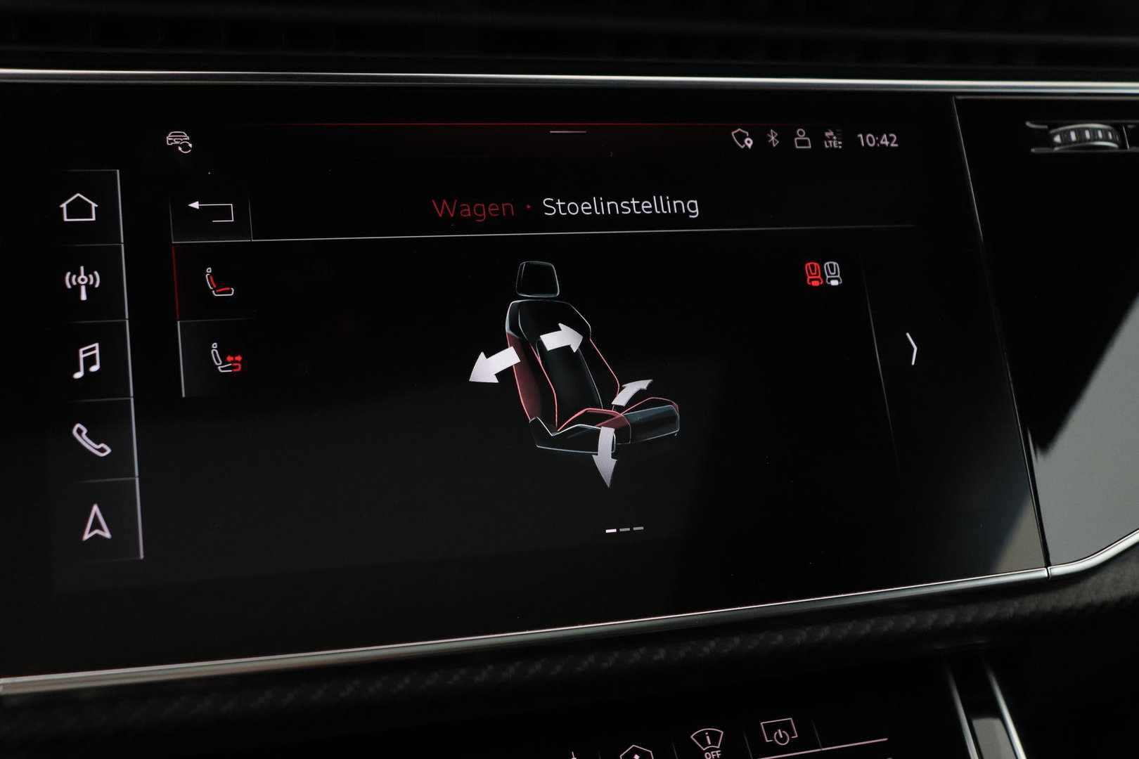 Audi RSQ8 4.0 TFSI Quattro | NL-Auto | RS Dynamicpakket Plus | Keramisch | Alcantara | Trekhaak | 23 Inch