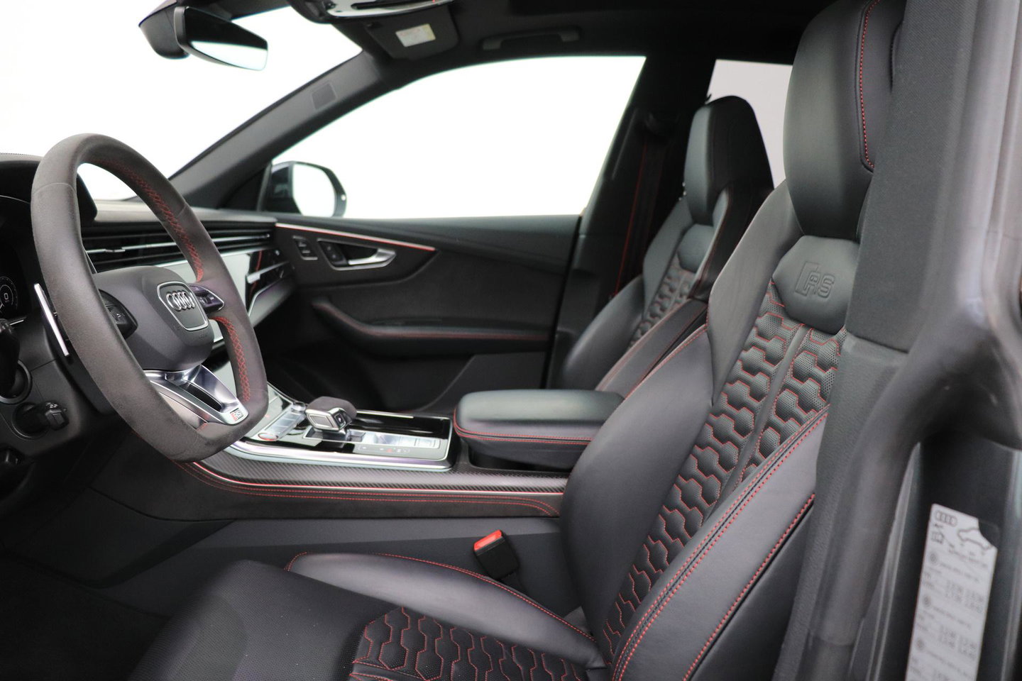 Audi RSQ8 4.0 TFSI Quattro | NL-Auto | RS Dynamicpakket Plus | Keramisch | Alcantara | Trekhaak | 23 Inch